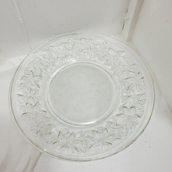 2 Fantasia Princess House 8" Poinsettia Salad Lunch Plate frosted embossed glass - Picture 5 of 6